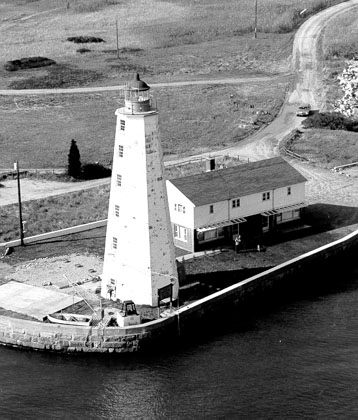 Lynde Point Light