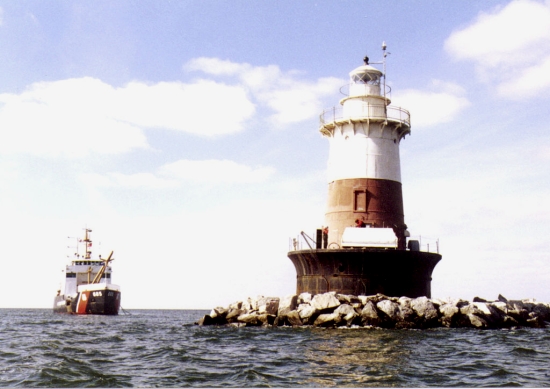 Pecks Ledge Light